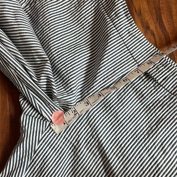 AKRIS PUNTO Frankie Seersucker Cropped Pants - Picture 6 of 9